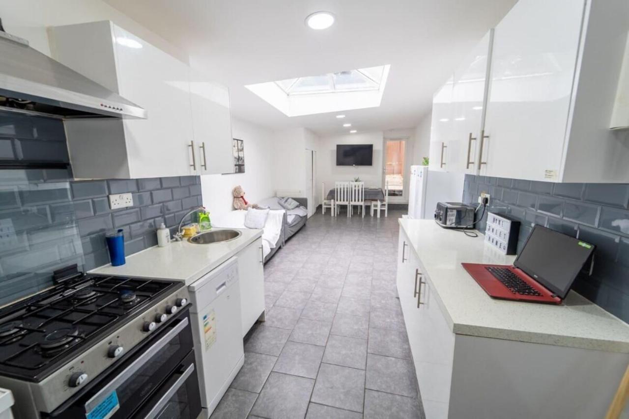 Studio Close To Selly Oak Train Station Birmingham Bagian luar foto