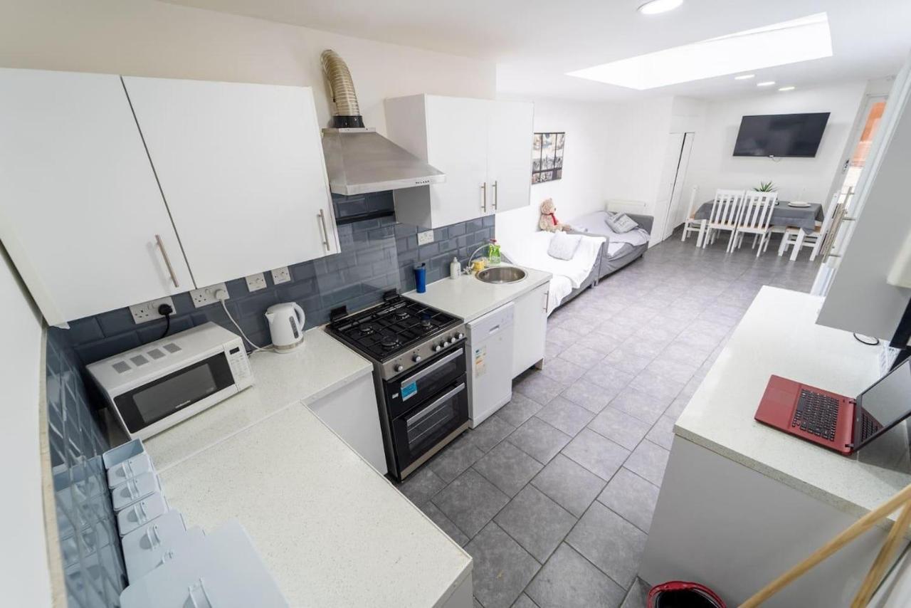 Studio Close To Selly Oak Train Station Birmingham Bagian luar foto