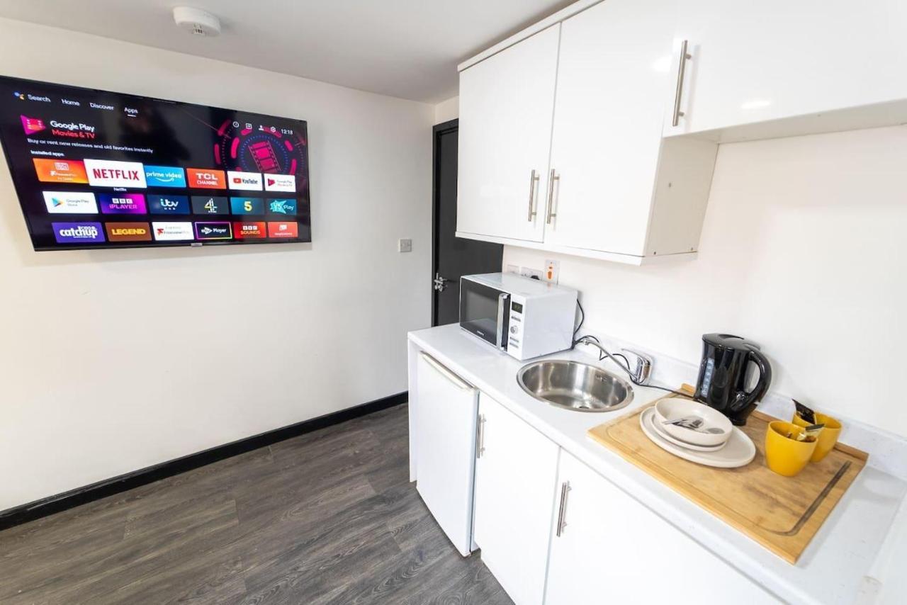 Studio Close To Selly Oak Train Station Birmingham Bagian luar foto