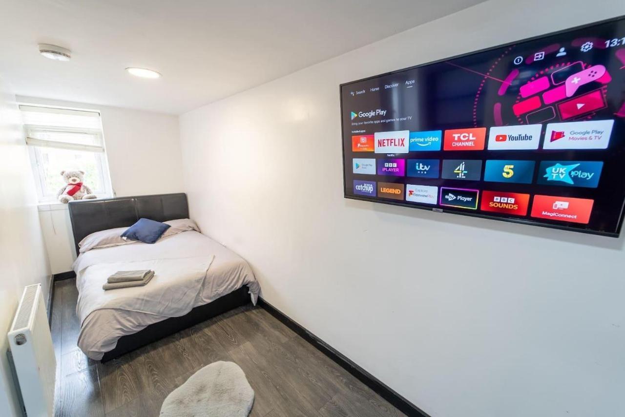 Studio Close To Selly Oak Train Station Birmingham Bagian luar foto